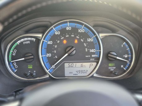 Toyota Yaris 1.5 VVT-h Design Hatchback 5dr Petrol Hybrid E-CVT Euro 6 (101 ps) 32