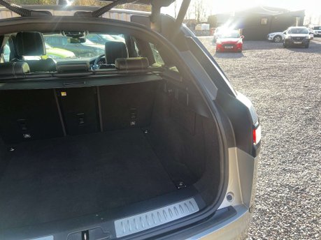 Land Rover Range Rover Velar 3.0 Range Rover Velar R-Dynamic HSE D300 Auto 4WD 5dr 40