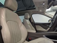 Jaguar F-Pace 2.0 F-PACE Portfolio AWD D Auto 4WD 5dr 33