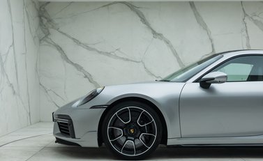 Porsche 911 Turbo S (992) 38