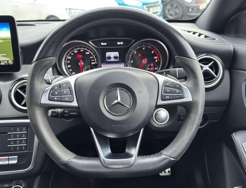 Mercedes-Benz CLA Class 2.1 CLA 220 WhiteArt D Auto 5dr 12
