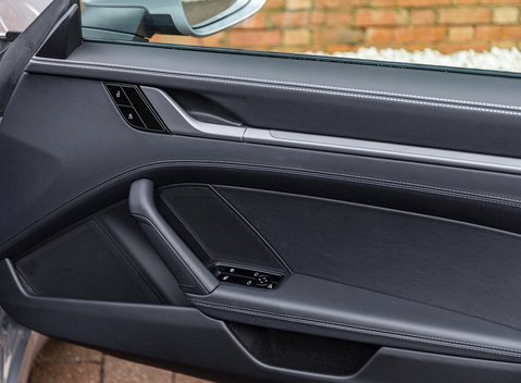 Porsche 911 Carrera S (992) 21