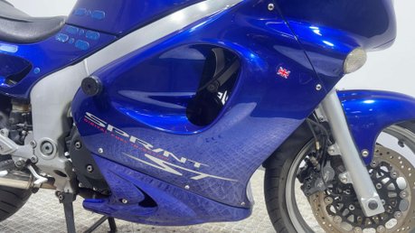 Triumph Sprint 2002 27K RUNNING PROJECT BIKE SPARES OR REPAIR SPORTS TOURER 31