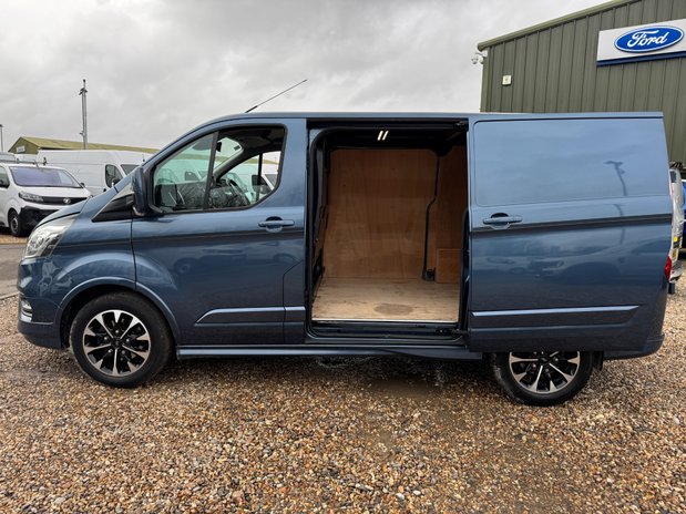 Ford Transit Custom SWB L1H1 Low Roof Sport 310 Air Con Alloys SELECT 14