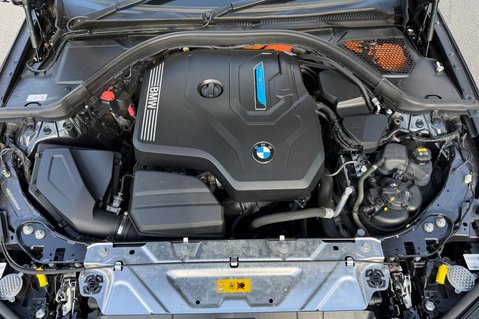 BMW 3 Series 330E M SPORT - OYSTER LEATHER -PRO & TECH PACKS - H/K -HUD - SUNROOF 64