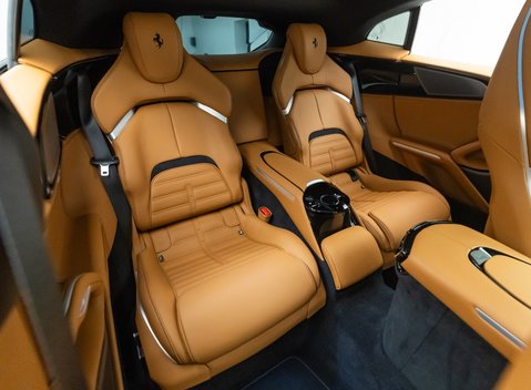 Ferrari Purosangue 18