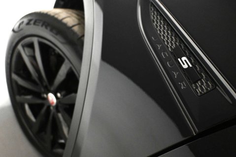 Jaguar E-Pace 2.0 E-Pace R-Dynamic S AWD Auto 4WD 5dr 32