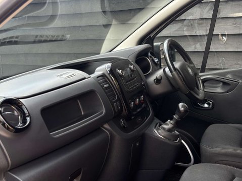 Vauxhall Vivaro 1.6 Vivaro 2900 Sportive CDTi 33