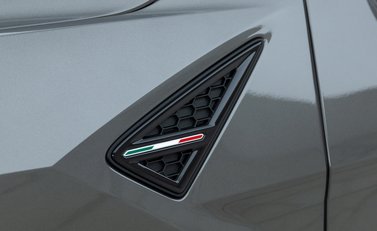 Lamborghini Urus S 28