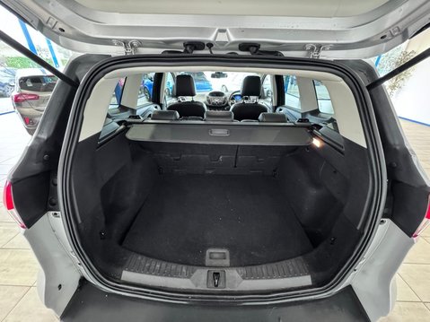 Ford Kuga 2.0 TDCi Titanium 2WD Euro 5 5dr 27