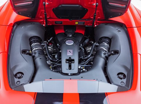 Ferrari F8 Spider 58