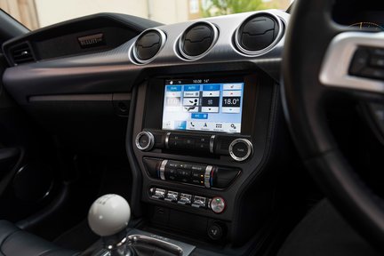 Ford Mustang 5.0 V8 Bullitt Fastback 22