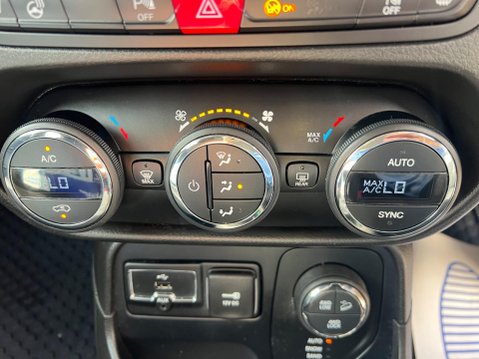Jeep Renegade 2.0 MultiJetII 75th Anniversary Auto 4WD Euro 6 (s/s) 5dr 43