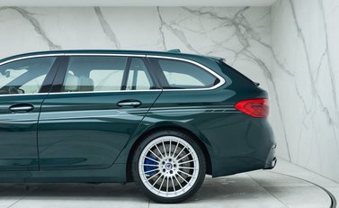 BMW Alpina B5 Touring 52