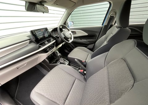Suzuki Swift Motion 1.2 Mild Hybrid CVT 9