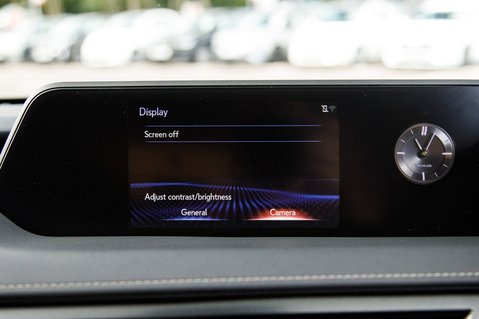Lexus Ux 250H 26