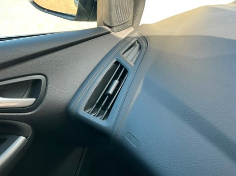 Ford Focus ZETEC 25