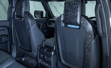 Land Rover Defender OCTA EDITION ONE 21