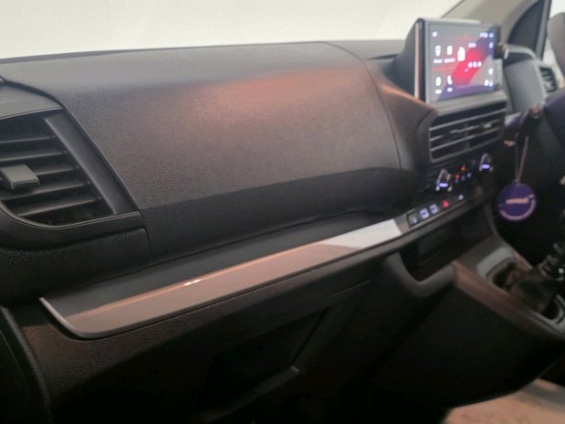 Vauxhall Vivaro VIVARO XL DIESEL 2.0 Turbo D 145 Prime H1 Van 16