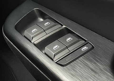 MG ZS 1.5 HYBRID+ TROPHY 18