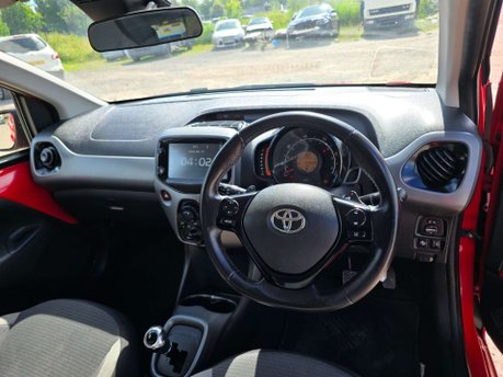 Toyota Aygo 1.0 VVT-i x-play Hatchback 5dr Petrol x-shift Euro 6 (Safety Sense) (71 ps) 42
