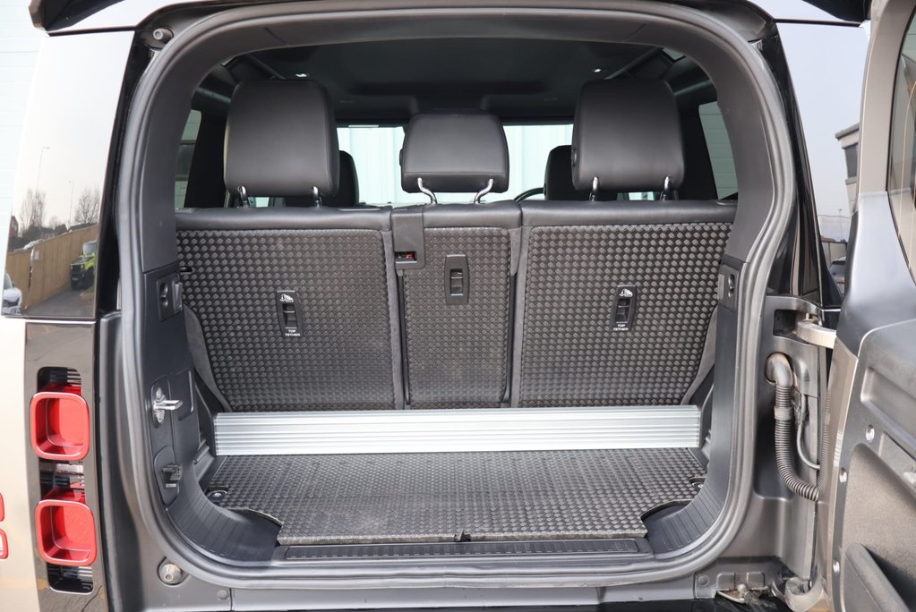 Land Rover Defender 90 X-DYNAMIC SE MHEV styled By seeker Huge spec Price match offer  27