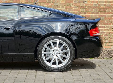 Aston Martin Vanquish S 7