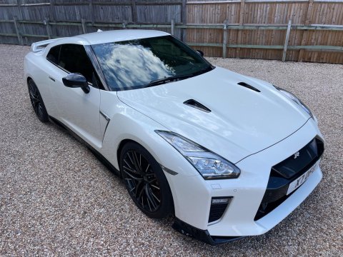 Nissan GT-R 3.8 V6 Recaro Coupe 2dr Petrol Auto 4WD Euro 6 (570 ps) 3