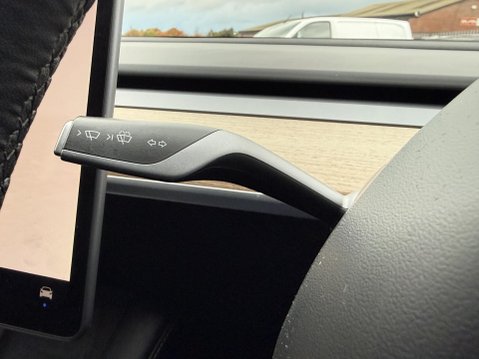 Tesla Model 3 Saloon 4dr Electric Auto RWD (241 bhp) 37