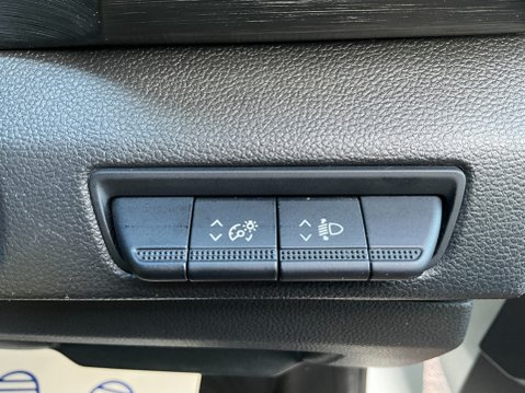 Renault Trucks Uk Trafic 2.0 dCi Blue SL30 Business+ Panel Van 5dr Diesel Manual L1 H1 Euro 6 (s/s) 26