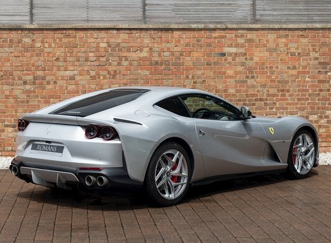 Ferrari 812 Superfast 7