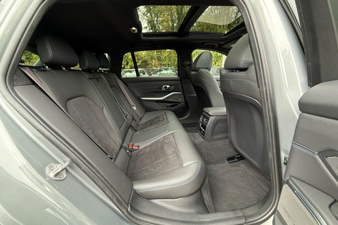 BMW 3 Series 330E M SPORT -VAT Q -DRIVING ASSISTANT PRO -PAN ROOF -H/K -M PRO PACK 30