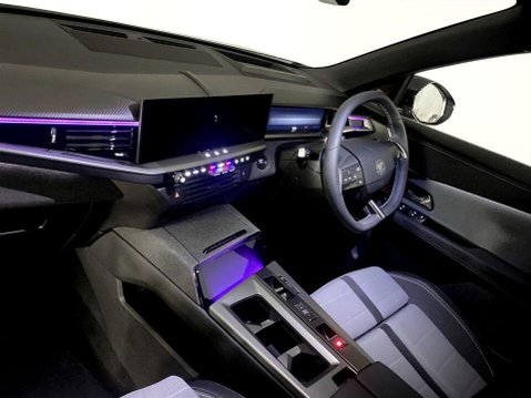 Vauxhall Grandland 73kWh Ultimate SUV 5dr Electric Auto (213 ps) Cruise Control - DAB Radio 14