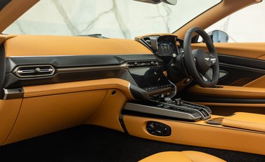 Aston Martin Vanquish Volante 18