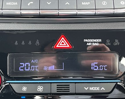 Hyundai IONIQ 1.6 IONIQ Premium SE FHEV Semi-Auto 5dr 54