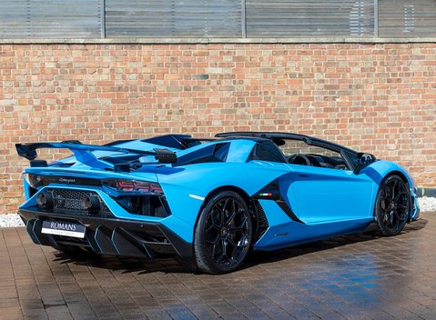 Lamborghini Aventador SVJ LP 770-4 Roadster 9