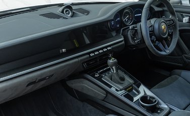 Porsche 911 GT3 RS (992) 21