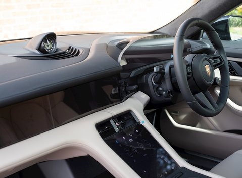 Porsche Taycan Turbo 17