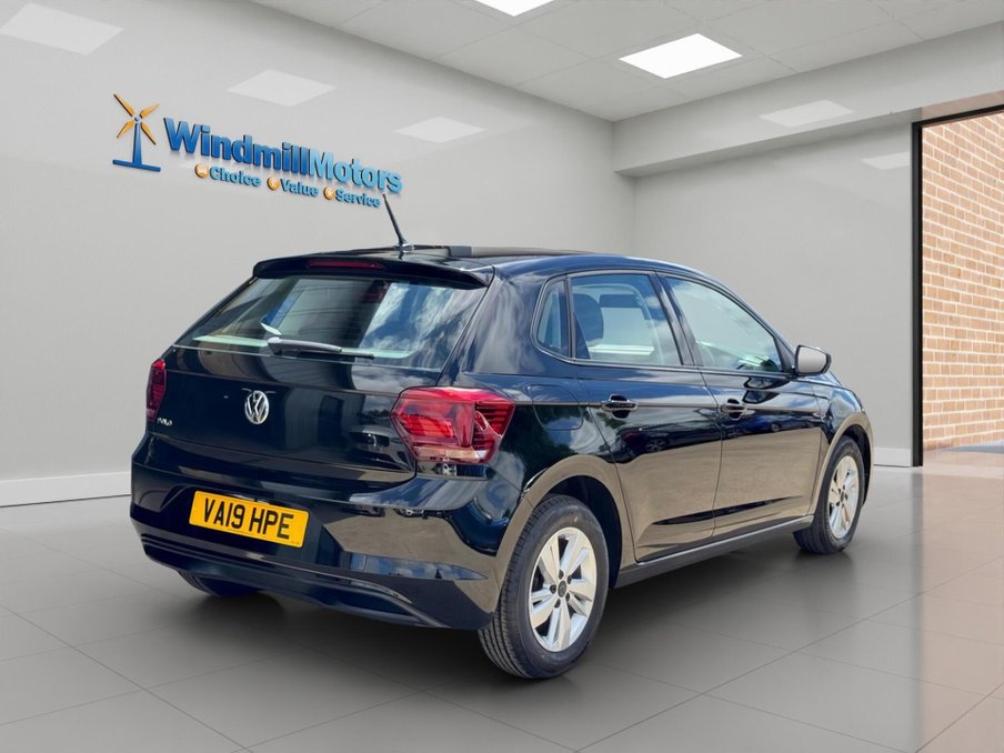 2019 Volkswagen Polo — image 10