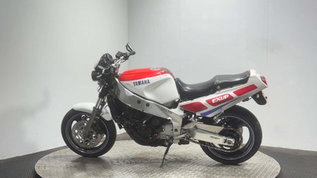 Yamaha FZR 1989 RUNNING PROJECT BIKE CLASSIC SPORTS BIKE NAKED 1000CC 4