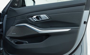 BMW M3 Competition xDrive Touring 23