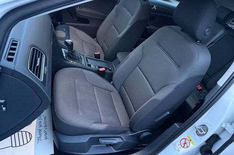 Volkswagen e-Golf E-GOLF - 12 MONTHS MOT -APPLE CAR PLAY  21
