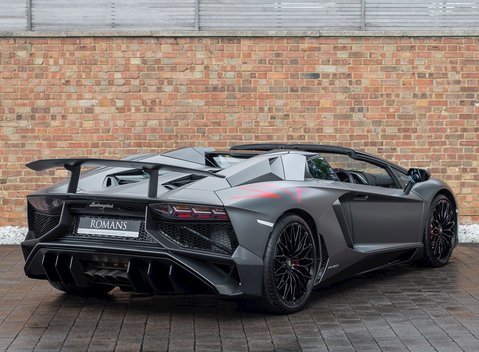 Lamborghini Aventador SV LP750-4 Roadster 9