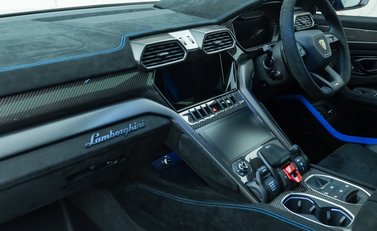 Lamborghini Urus PERFORMANTE 20