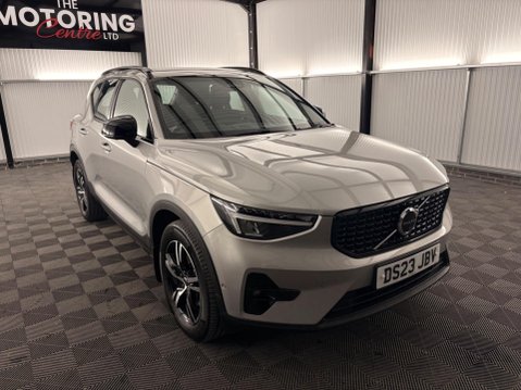 Volvo XC40 2.0 B3 MHEV Plus Dark DCT Auto Euro 6 (s/s) 5dr 63