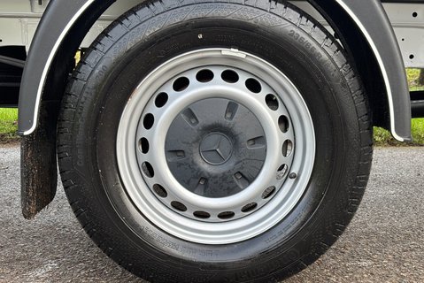 Mercedes-Benz Sprinter 315 Cdi Progressive Dropside with Tail Lift & Safety Rails 32