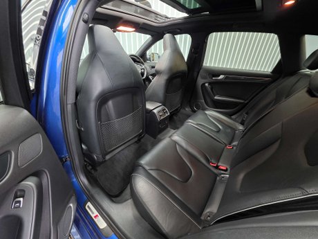 Audi RS4 4.2 FSI V8 Estate 5dr Petrol S Tronic quattro Euro 5 (450 ps) 26