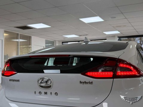 Hyundai IONIQ 1.6 h-GDi Premium DCT Euro 6 (s/s) 5dr 85