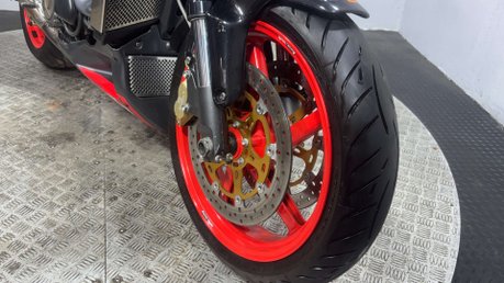 Aprilia RSV TUONO 2005 19K ICONIC STREETFIGHTER NAKED 1000CC NEW MOT 40