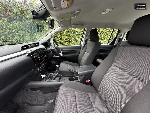 Toyota Hilux Active | 2.4 LT | AC | Sensors | Double Cab | 13